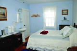 Clover Room - This cozy room is filled with afternoon sun and features a queen sized bed.<br /><br />Occupants: 2<br />Smoking: No<br /><br />RATES:<br />Summer (May 16-October 31): $149.00<br />Early Winter (November 1-December 31): $139.00<br />Winter (January 1-May 15): $129.00