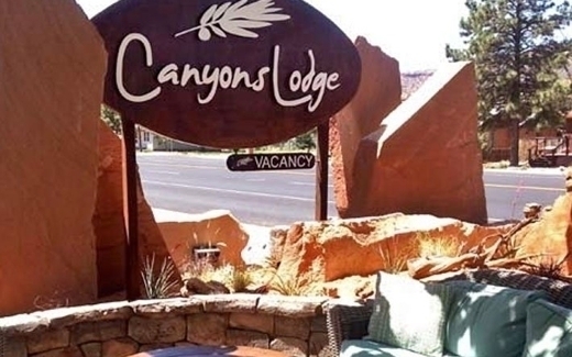 Canyons Lodge Inn